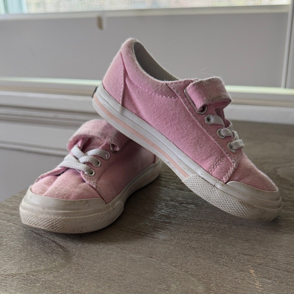 FootMates Pink Canvas Kids Lace-Up Sneakers